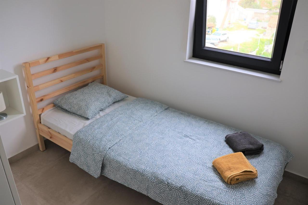 Sea And Rock Apartment Vir